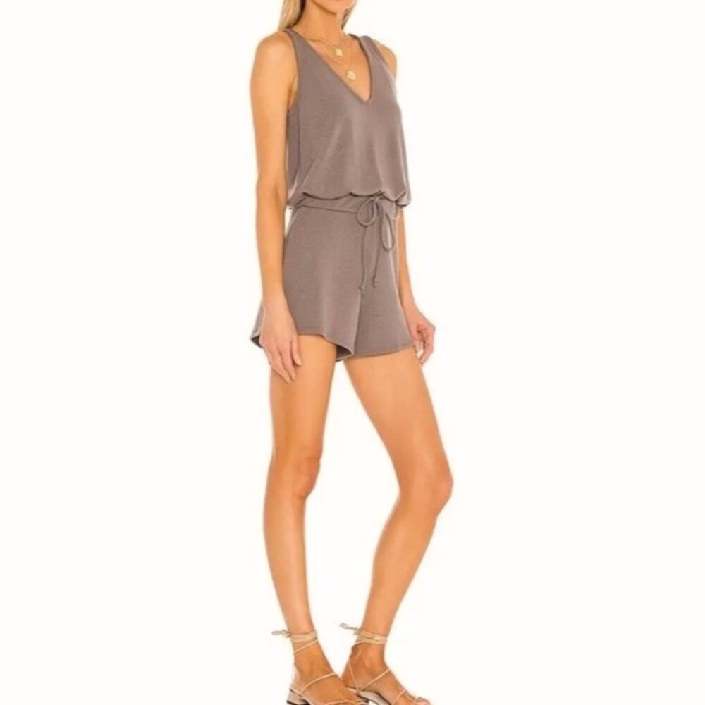 Lovers + Friends Easy Brewery Sleeveless Romper Womens Medium Gray Comfy Summer